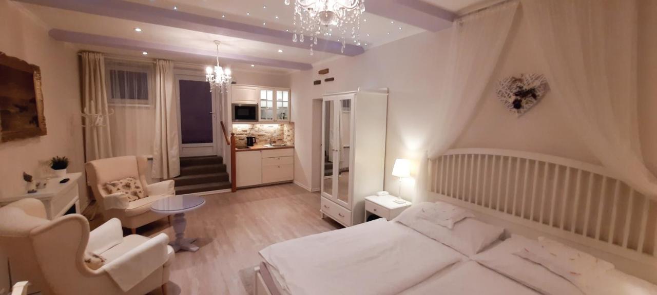 Excellent Romantic Прага Экстерьер фото
