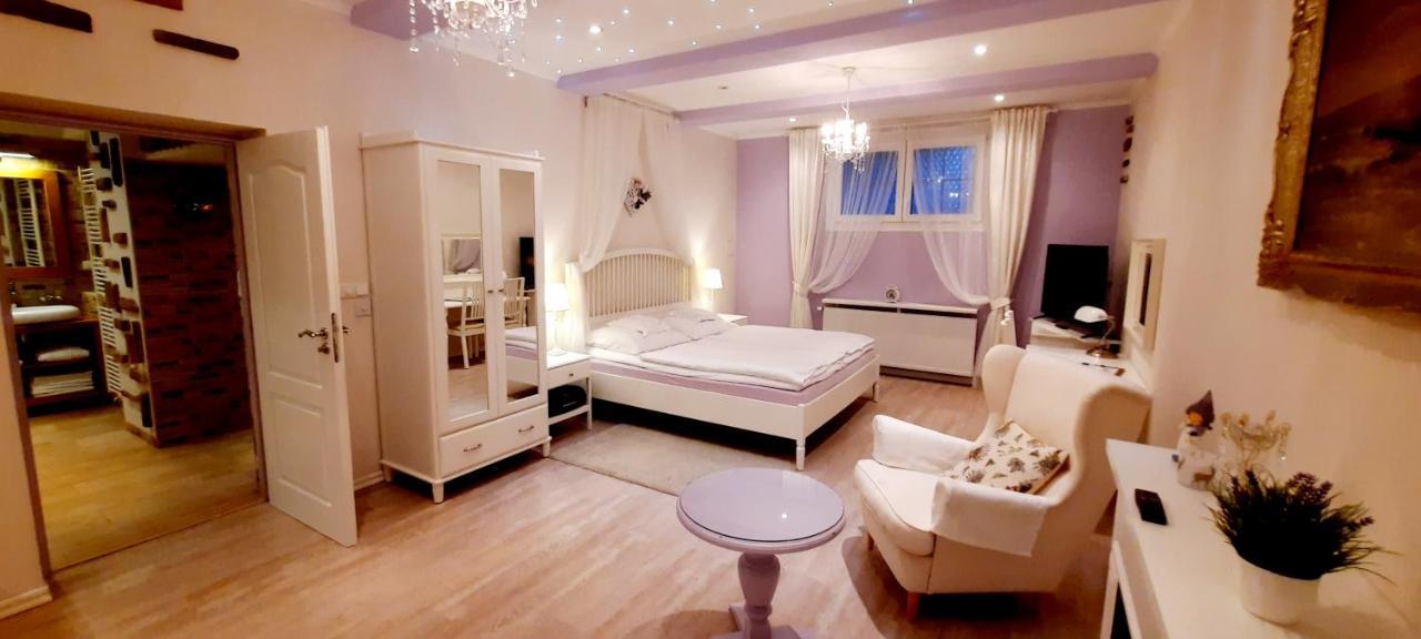 Excellent Romantic Прага Экстерьер фото