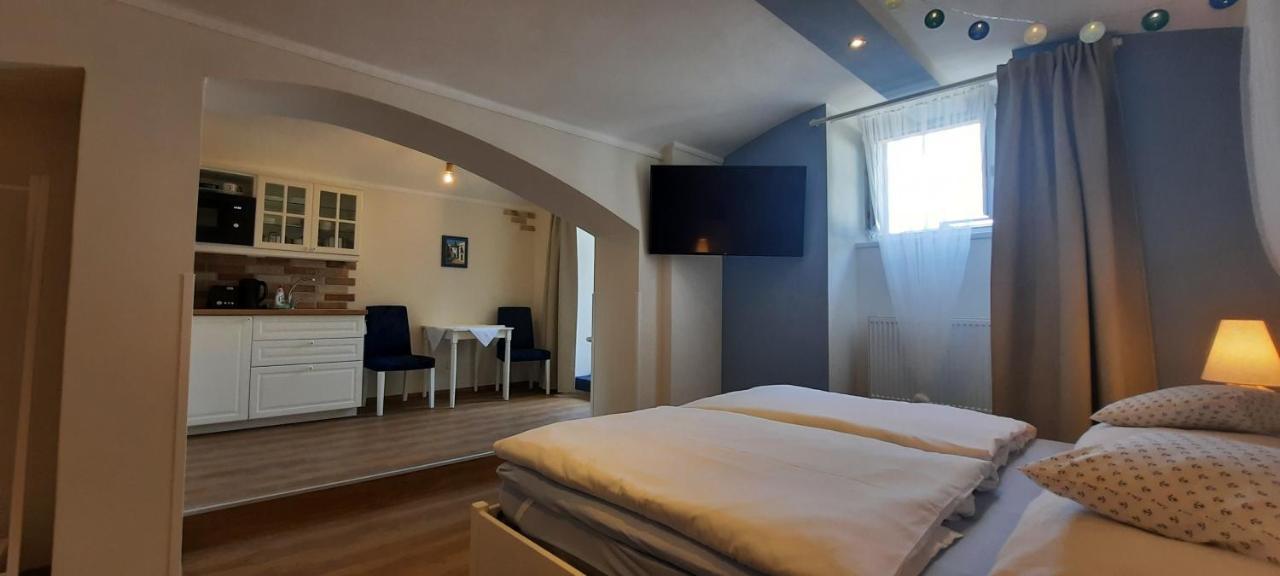 Excellent Romantic Прага Экстерьер фото