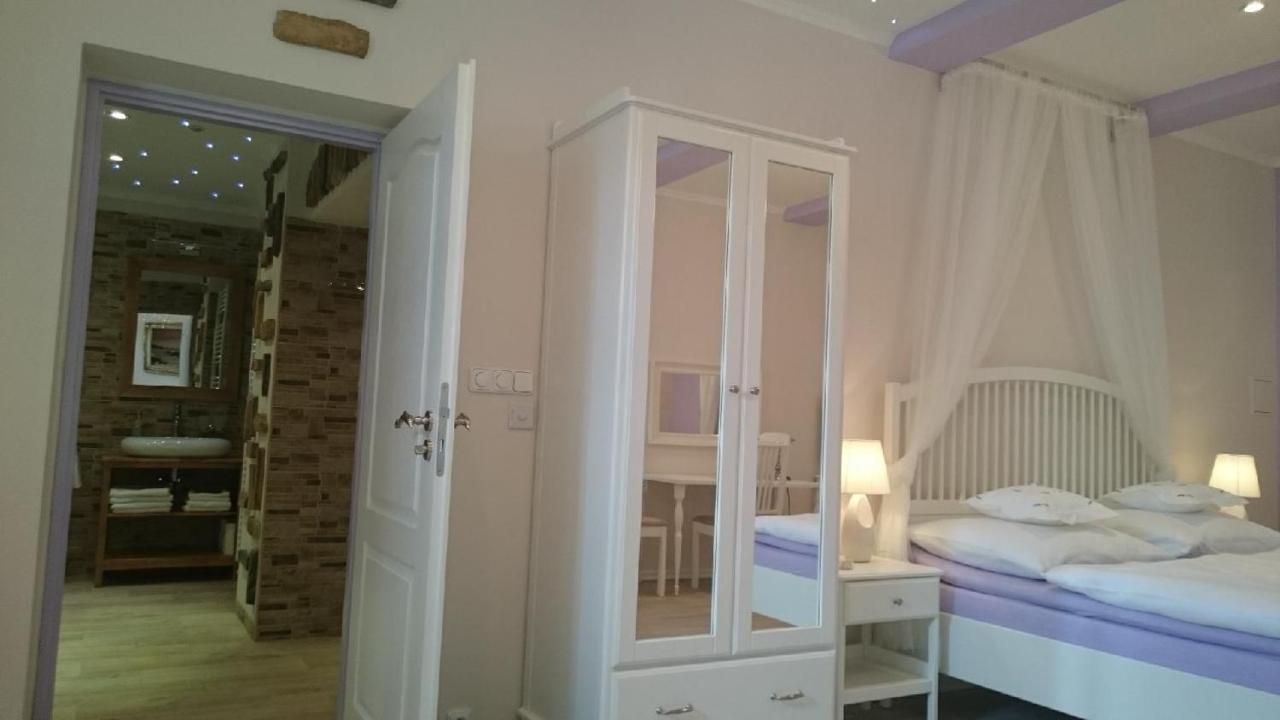 Excellent Romantic Прага Экстерьер фото